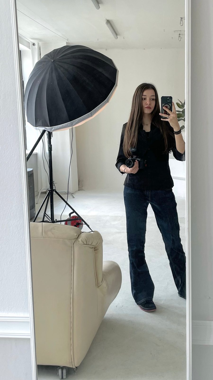 Maria Różańska w studio fotograficznym